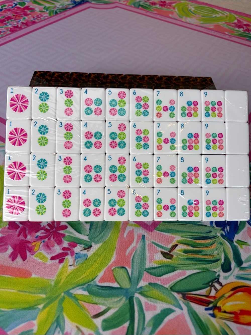 Vibrant π π΄ Jungle Theme π€π©΅π©· Mahjong Tiles, Tile Bag, Dish & DiceποΈ - Picture 5 of 9